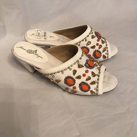 JOAN BOYCE‎ WHITNEY WHITE STUDDED SIZE 8M OPEN TOE SLIDES SHOES  NEW - Picture 1 of 11